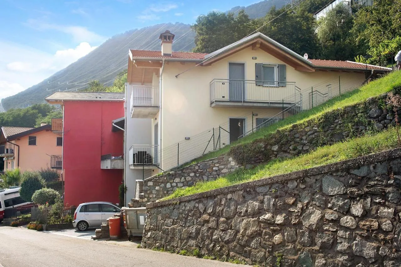 Apartment Ferienwohnung Casa Andrea Gera Lario Italien
